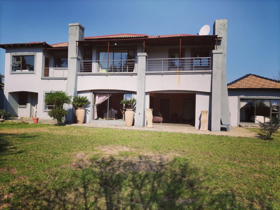 5 Bedroom Property for Sale in Mmabatho Unit 6 North West